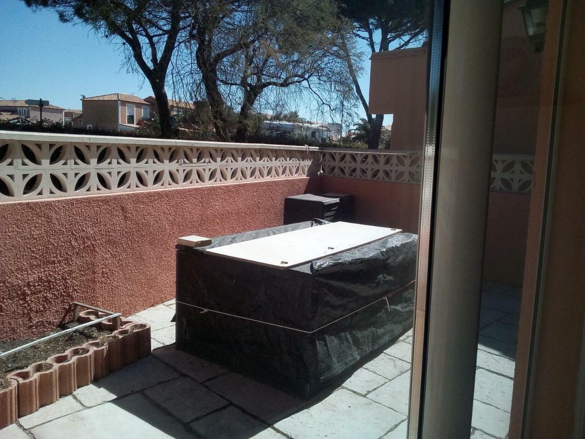 En Bord De Apartment *